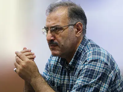 دور پزشکیان را شلوغ نکنیم