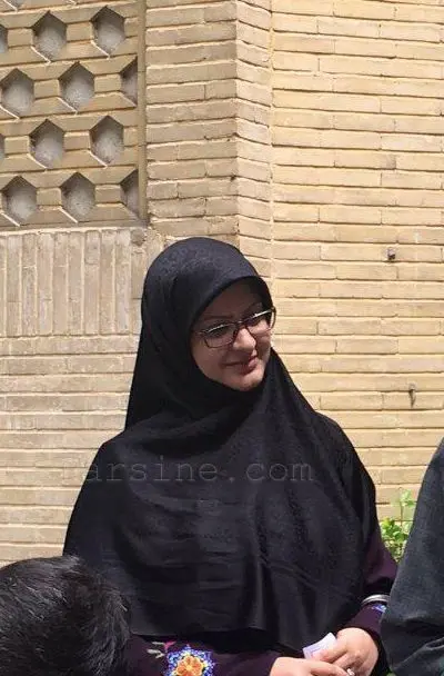 عکس: مینو خالقی در مسجد نهاد ریاست جمهوری 
