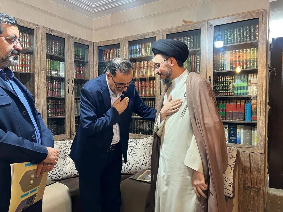 دیدار رئیس بنیاد شهید و امور ایثارگران با خانواده شهید خطیب