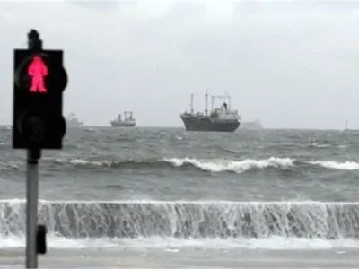 اعلام محدودیت ترددهای دریایی در جزیره کیش و بنادر چارک و آفتاب