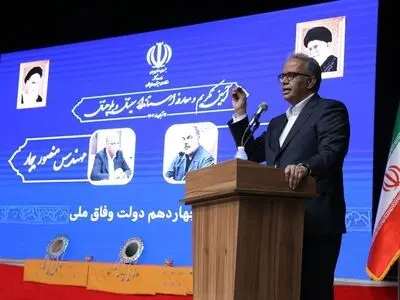 استاندار سیستان و بلوچستان: وابسته به هیچ جناحی نیستم