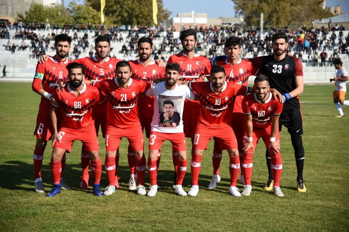 "نود ارومیه" صدرنشین جدید لیگ دسته یک / گل ۴۰ متری کرمی شاگردان بیاتلو را به صدر برد