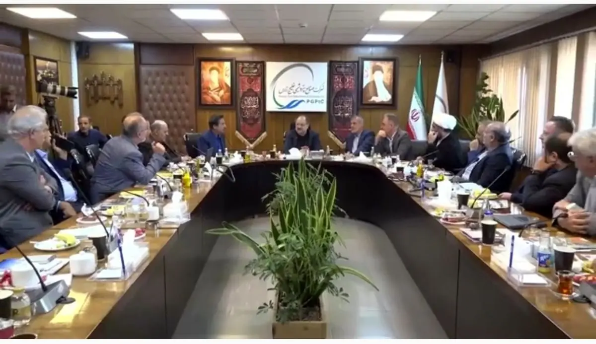 تاکید مدیرعامل هلدینگ خلیج فارس بر انجام موثر مسئولیتهای اجتماعی صنایع پتروشیمی در حوزه شهرستان ماهشهر