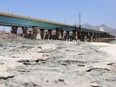 شوره‌زاری که روزی نامش دریاچه بود/ یک نماینده مجلس؛ با شرایط کنونی امیدی به احیای دریاچه وجود ندارد