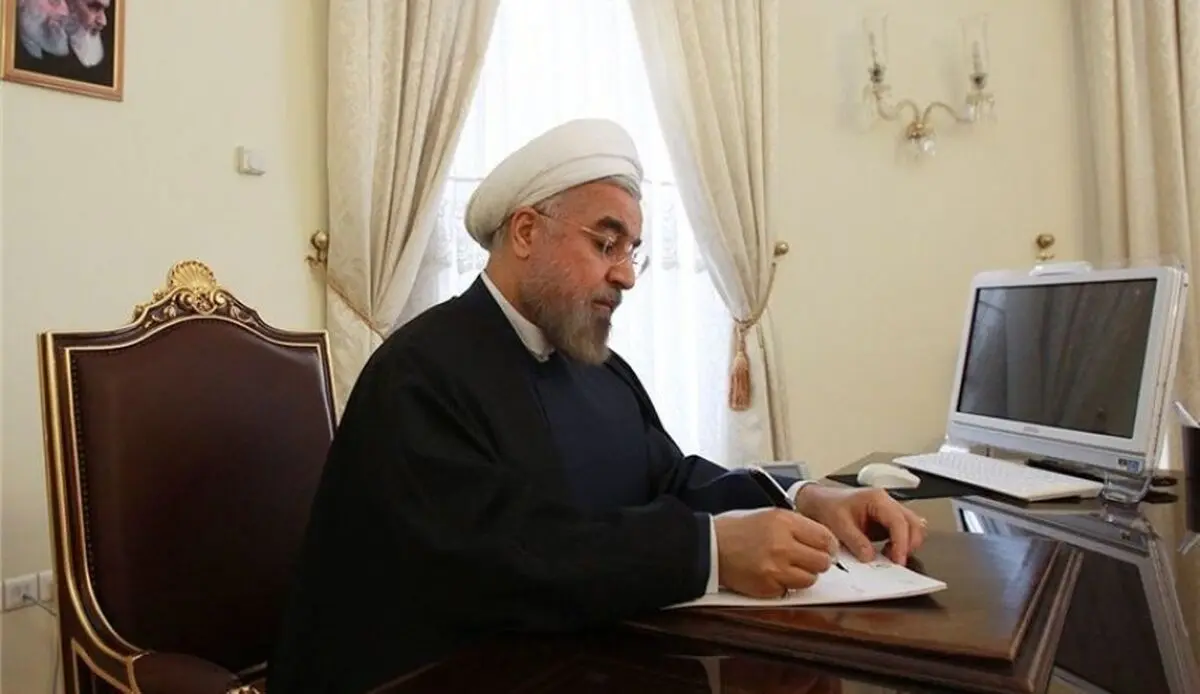 روحانی یرفض استقالة ظریف