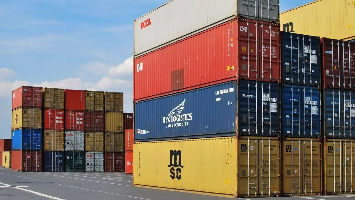 Eight million and 452 thousand tons of goods worth five billion and 378 million dollars were exchanged between Iran and the countries of the world; Customs spokesman tells ILNA