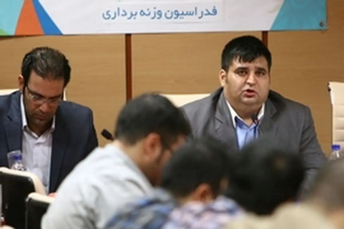 ملکی: رضازاده به وزنه برداری ایران لطمه می زند / حضور او در هر دو پست غیرقانونی است
