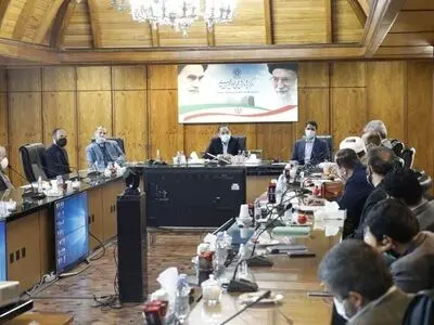 نماینده محوری و ترجیح سیاست‌پژوهی بر سیاست‌زدگی در دستور کار مرکز پژوهش‌ها قرار گیرد