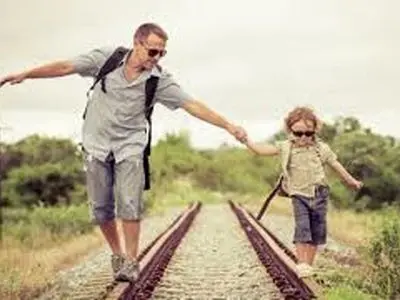 جواب جالب بچه ها به سوال «باباتونو مثل چی می‌بینید؟» + فیلم