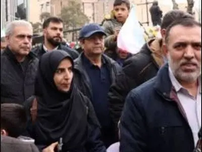 حضور رئیس کل بانک مرکزی در راهپیمایی ۲۲ بهمن