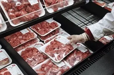افزایش قیمت گوشت منجمد به دلیل کاهش واردات/ افت تقاضای گوشت 