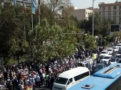 پاسخ بازنشستگان فولاد به جوابیه‌ی صندوق: انکارِ مشکلاتِ ما مانند انکارِ خورشید در روز است! 