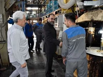 کارگران و کارفرمایان، خط مقدم پایداری تولید در جنگ اقتصادی هستند