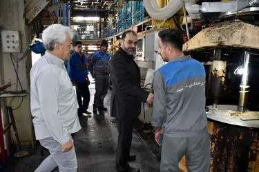 کارگران و کارفرمایان، خط مقدم پایداری تولید در جنگ اقتصادی هستند