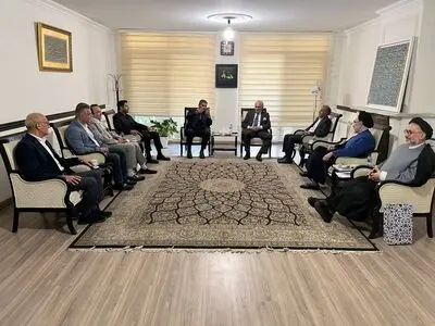 دیدار صمیمانه برخی از پیشکسوتان فوتبال با رییس دولت اصلاحات