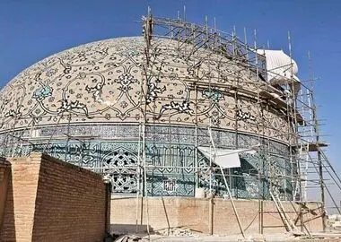 ادامه مرمت تَرْک گنبد مسجد شیخ لطف‌الله اصفهان با مشارکت خیرین 