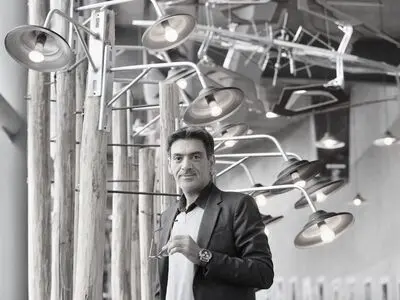 ۲۰۰ میلیون تومان از رپرتوار گروه تئاتر گیتی برای حمایت به سیل‌زده‌ها جمع شد/تجهیز کارگاه کارآفرینی بانوان شهر معمولان و مشارکت در بازسازی روستای بابازید