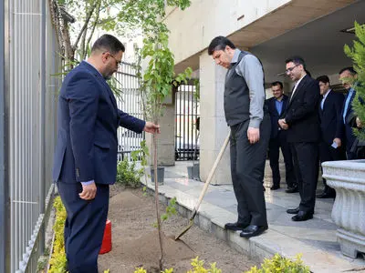 آیین کاشت نهال به یاد قائد شهید ملت و شهدای گرانقدر جنگ رمضان