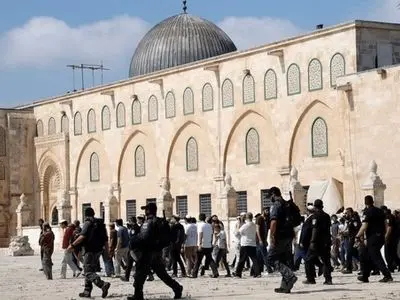 تعرض شهرک‌نشینان به مسجدالاقصی
