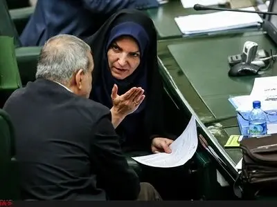 اداره کردن جمعیت ۵۰۰ میلیونی فقط توهم و خام‌اندیشی است/ تاثیر منفی نارضایتی‌هایِ مردم بر رشد جمعیت/ مردم در برخی روستاها نانِ نسیه‌ای می‌خرند/«بچه‌دار نشدن» از شروط ضمن عقد در عقدنامه شده است!
