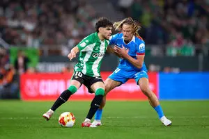 اتلتیکو مادرید مقتدرانه برد و به نیمه نهایی کوپا دل ری رسید