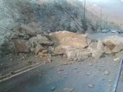 مصدومیت یک نفر در حادثه ریزش کوه