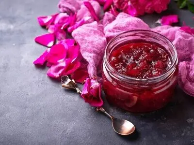 طرز تهیه مربای گل سرخ تازه