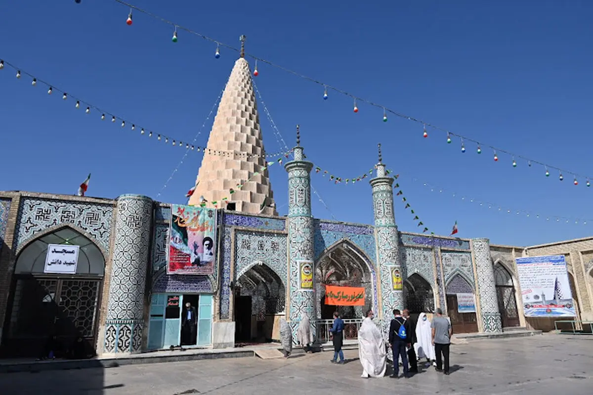 از شناسایی ۱۴۷ محوطه باستانی تا شروع فاز جدید مرمت آرامگاه دنیال نبی(ع)