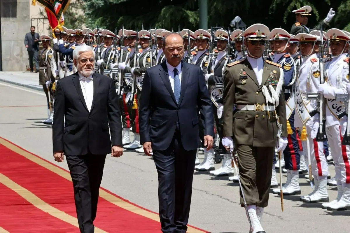 استقبال رسمی معاون اول رئیسجمهور از نخست وزیر ازبکستان