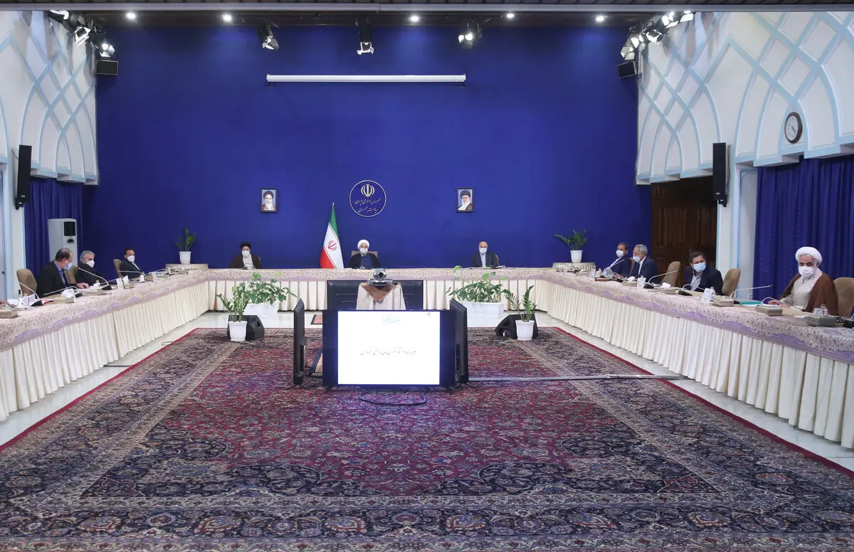 جهت گیری اقتصاد کشور در سال جدید در مسیر مانع زدایی و پشتیبانی همه جانبه از تولید است/ تمدید ممنوعیت واردات کالاهای غیرضرور در حمایت از تولید داخلی