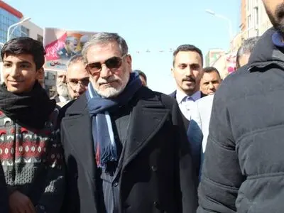 آمریکا آدم بشو نیست