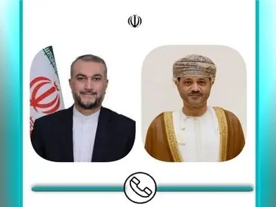 وزیرا خارجیة ایران وعمان یبحثان بشان رفع الحظر وتطویر العلاقات الثنائیة