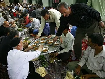 اطعام بیش از 5 هزار مددجو کمیته امداد پلدشت در ماه مبارک رمضان 