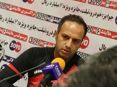 سرمربی گل ابریشم: نام تیم را از روی شغل مالک انتخاب شده است