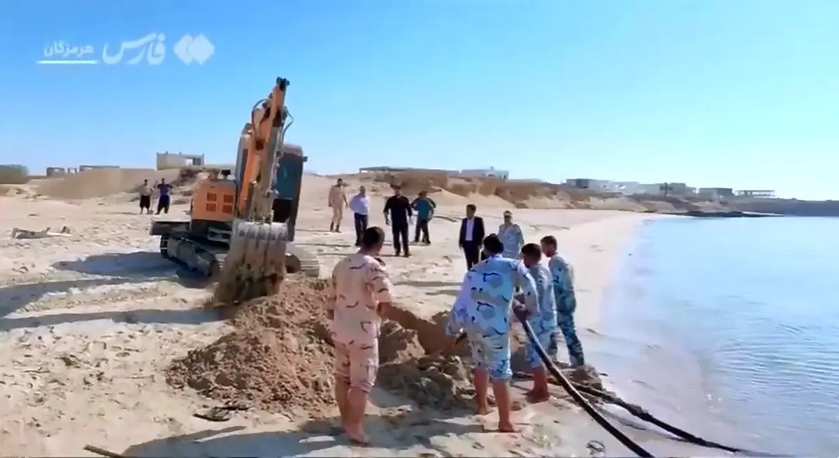خط‌لولۀ ۴ کیلومتری قاچاق سوخت در سواحل قشم منهدم شد + فیلم