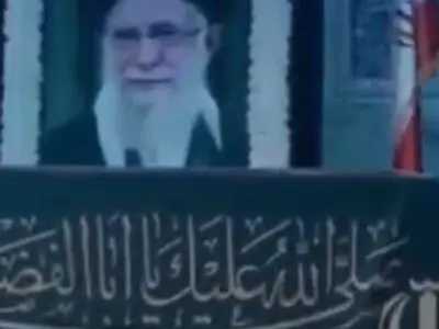رونمایی از نماد رواق دارالذکر در میدان آزادی تهران + فیلم