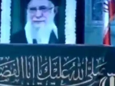 رونمایی از نماد رواق دارالذکر در میدان آزادی تهران + فیلم