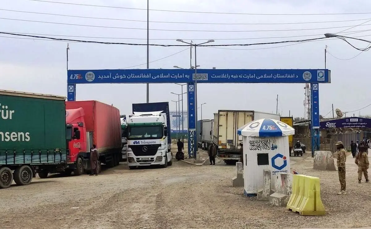 آخرین وضعیت صف کامیون ها در مرز ایران و افغانستان/ آغاز تردد کُند کامیون‌ها