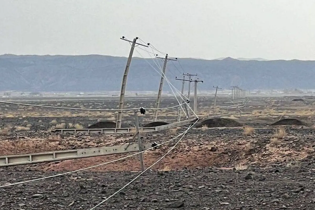 طوفان و بارندگی شدید به ۱۰۸ تیر برق در سیستان و بلوچستان خسارت وارد کرد