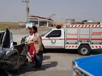 برخورد دو خودروی پراید و پژو پارس در محور اهواز - شوش
