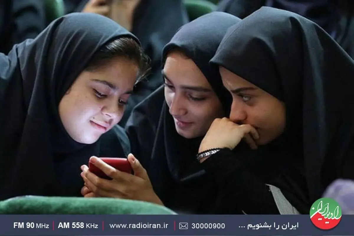 واکاوی علاقه نسل جوان به سلبریتی‌ها در رادیو ایران
