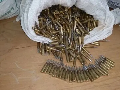 کشف و ضبط اسلحه و فشنگ جنگی در ماهشهر