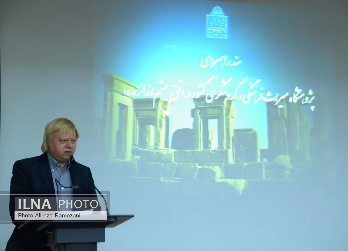 لباس توسعه باید در قامت ایران و مردمانش دوخته شود