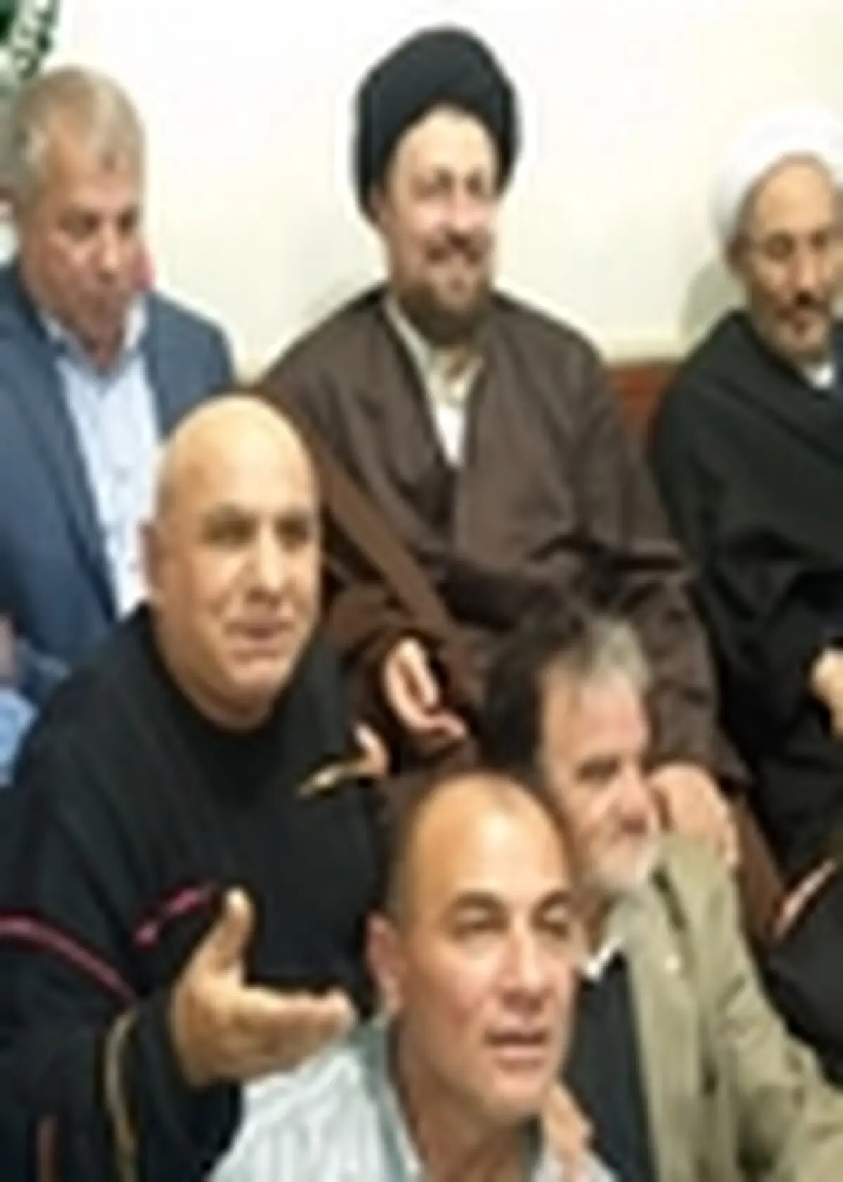 دیدار پیشکسوتان پرسپولیس با حسن خمینی / تاکید بر واگذاری مالکیت پرسپولیس به پیشکسوتان