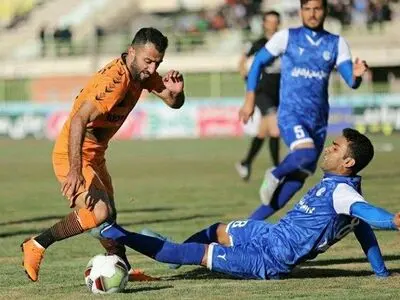 دو تیم نفتی به دنبال جذب مدافع مس کرمان