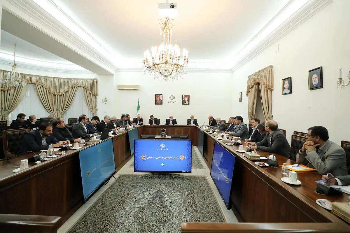 باید دست ما در برابر دشمن پُر باشد