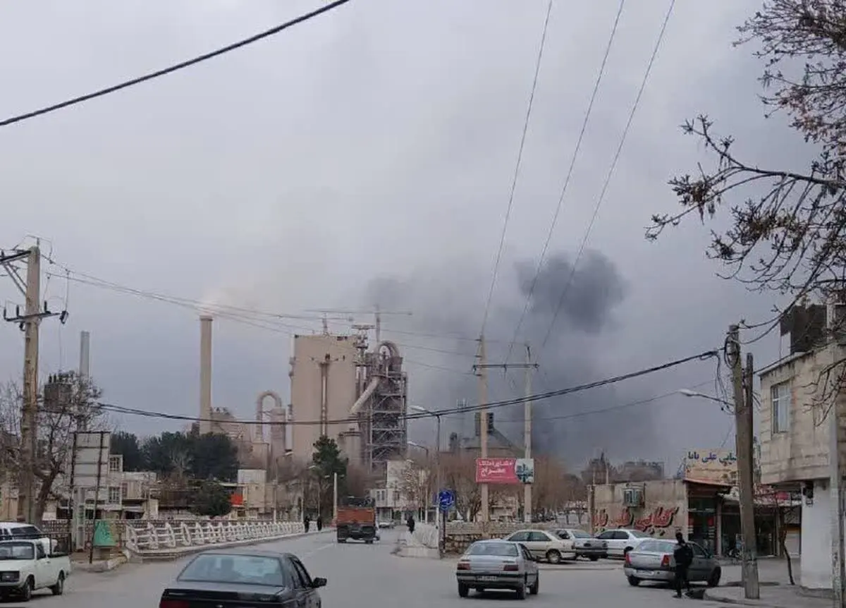  آتش سوزی در بخشی از کارخانه سیمان دورود 