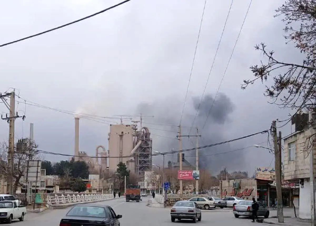  آتش سوزی در بخشی از کارخانه سیمان دورود 