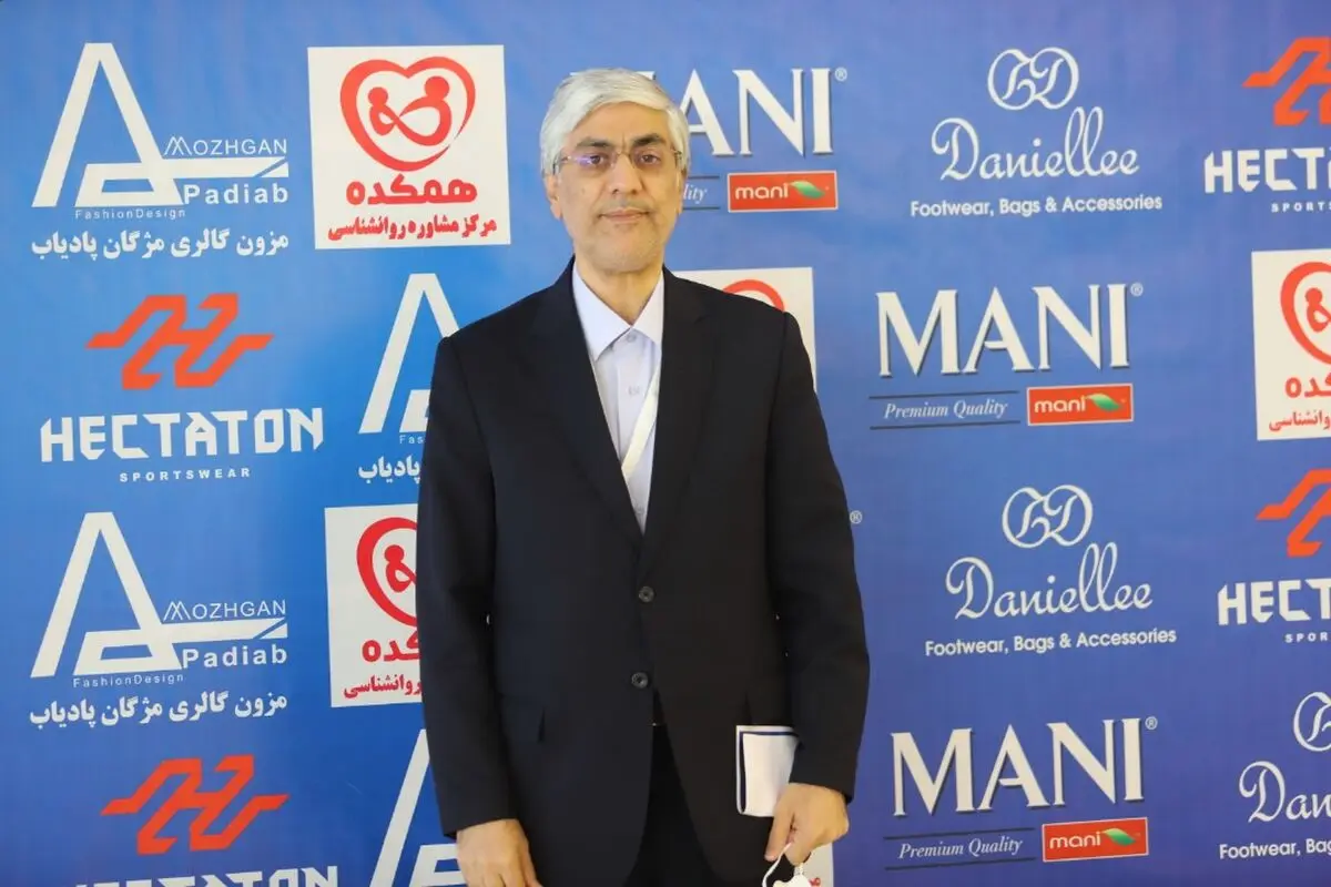 ویدیو: تبریک کیومرث هاشمی به عزیزی خادم