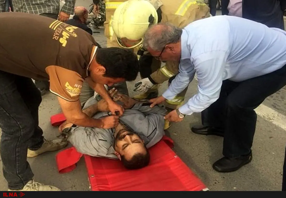 تصادف دو خودرو در مسیر فرودگاه امام به تهران/حضور اتفاقی وزیر کار در محل حادثه